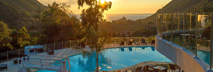 hotel ou camping en Corse